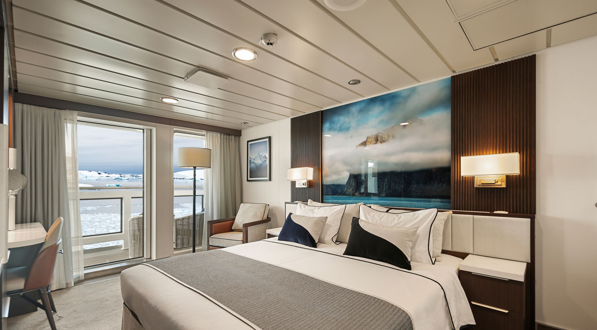 Douglas Mawson Captain's Suite