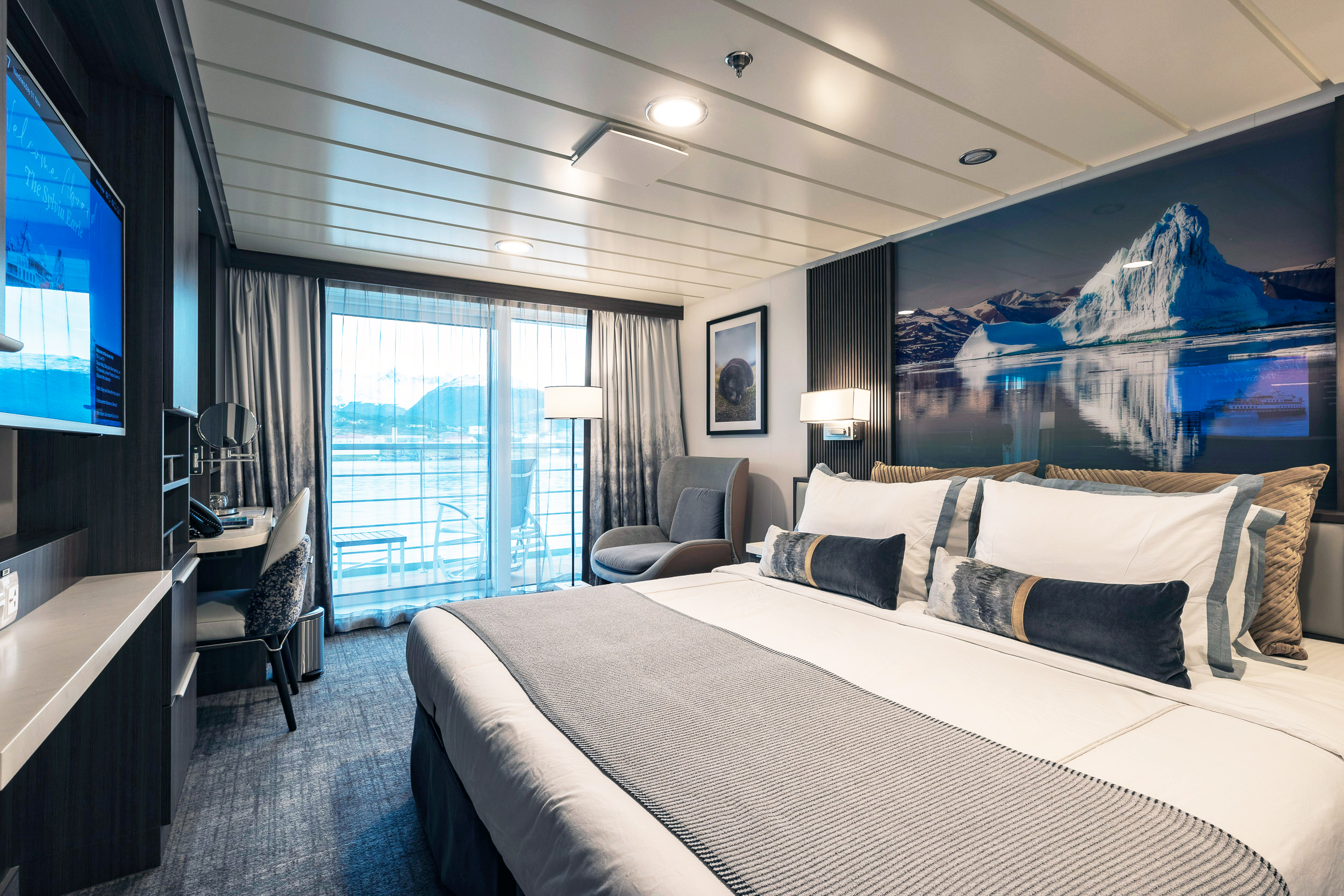 Sylvia Earle Captain's Suite