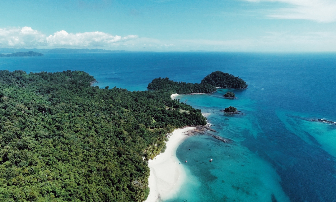 Whitesand-Beach-near-Isla-de-Coiba-Panama-Unsplash