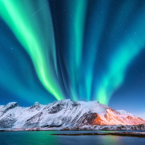 50-50-Aurora-borealis,-