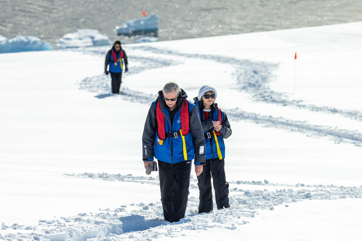 Voyageurs à Neko Harbour en Antarctique