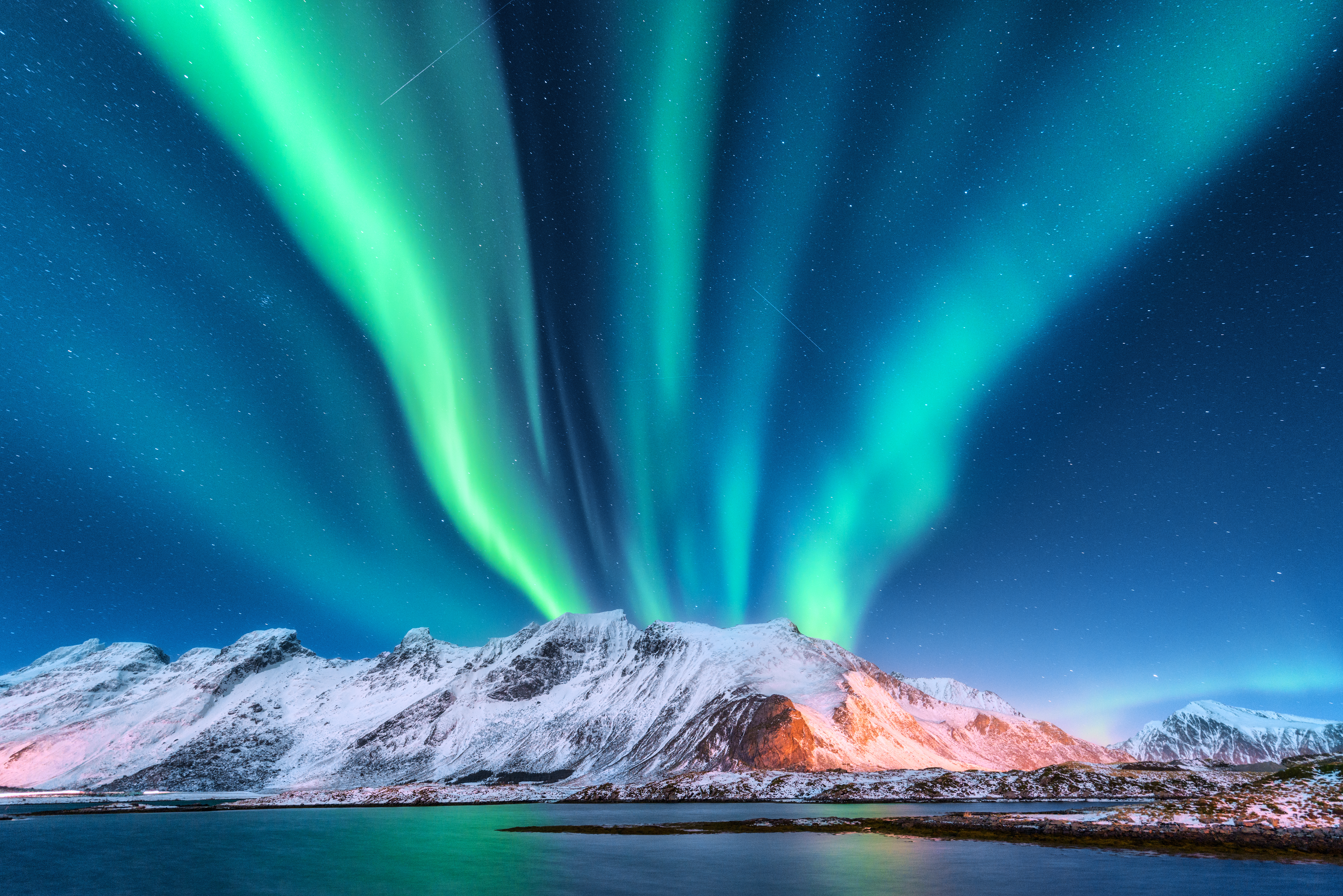 Aurora borealis, Northern Lights, Lofoten islands, Norway, Shutterstock